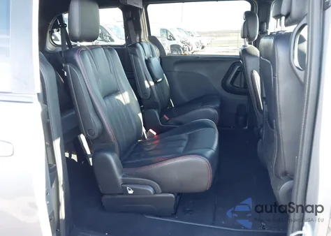 2019 Dodge Grand Caravan Gt z USA, uszkodzony, nr VIN 2C4RDGEG8KR696612